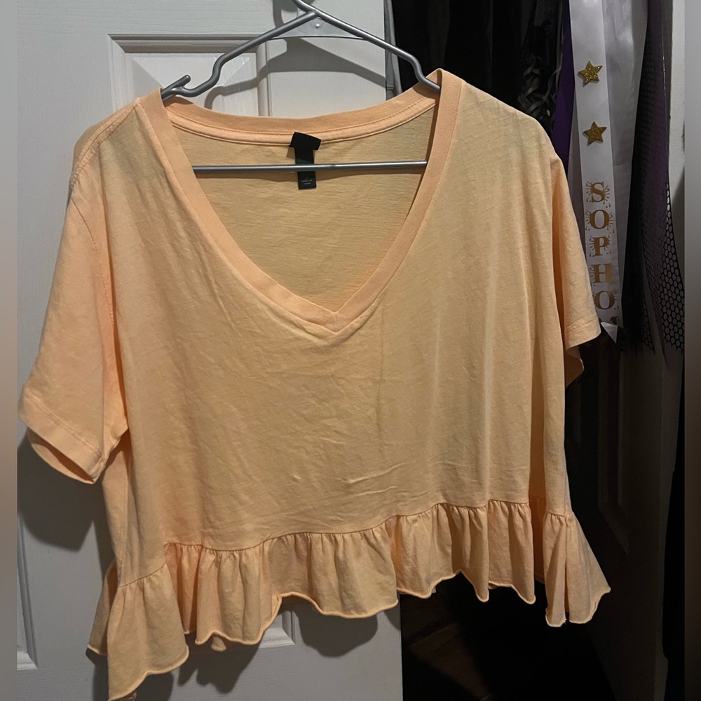 wild fable light orange cropped short sleeve shirt